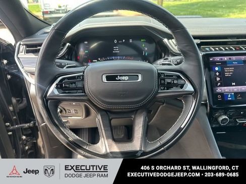 Used 2024 Jeep Grand Cherokee Overland w/ Advanced Protech Group III AWD/4WD image 9