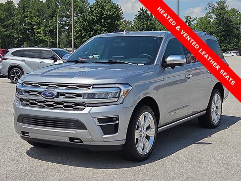 Used 2024 Ford Expedition Platinum AWD/4WD image 2