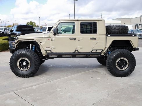 Used 2022 Jeep Gladiator Rubicon w/ LED Lighting Group image 3