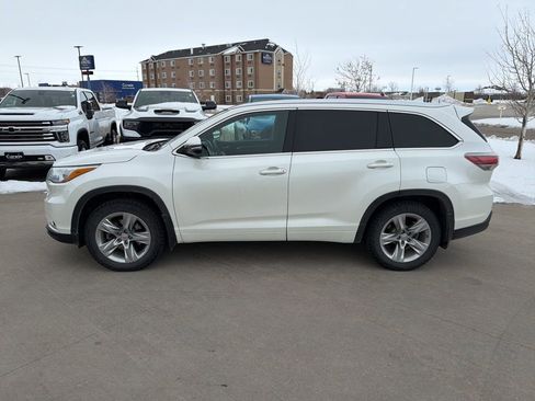 Used 2014 Toyota Highlander Limited Platinum image 5