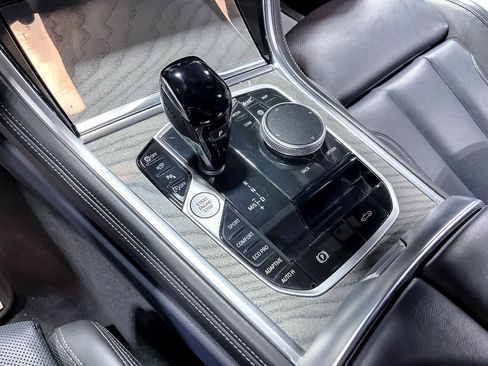 Used 2022 BMW 840i Convertible w/ Driving Assistance Package image 26