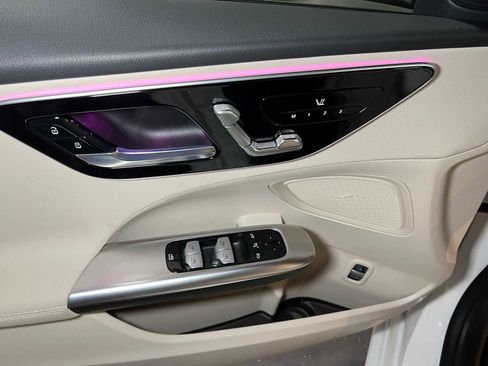 Used 2025 Mercedes-Benz C 300 4MATIC Sedan image 23