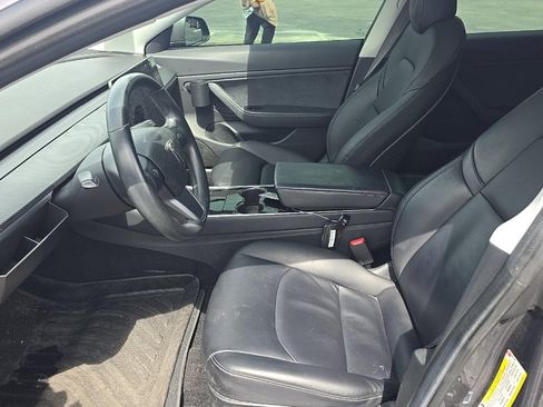 Used 2018 Tesla Model 3 Long Range RWD image 3