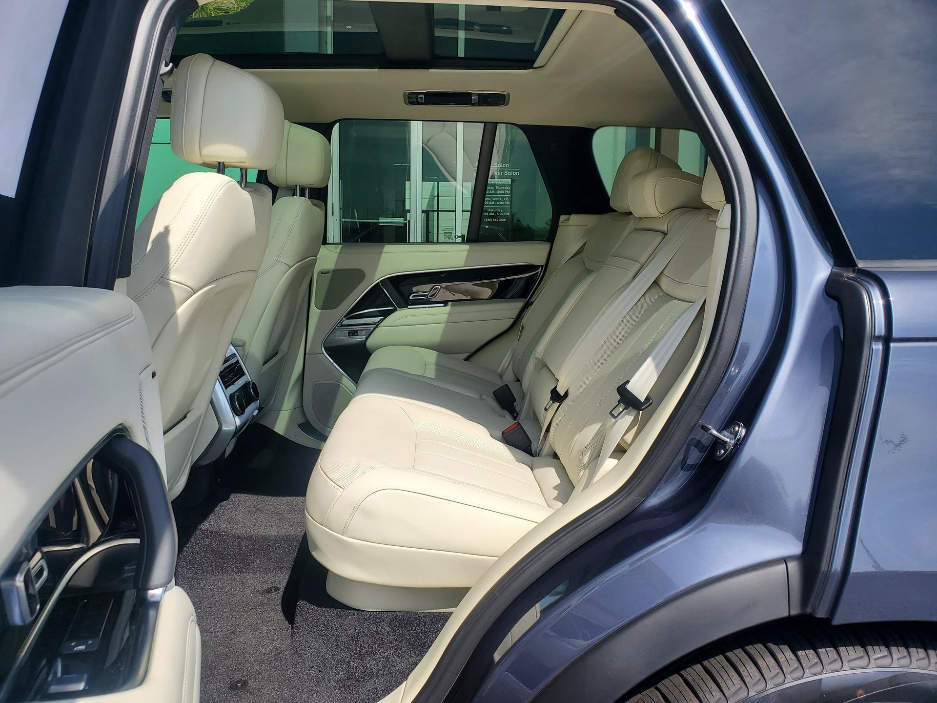 New 2026 Land Rover Range Rover SE AWD/4WD image 12