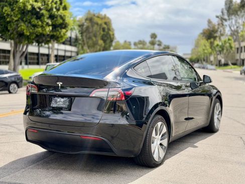 Used 2020 Tesla Model Y Long Range AWD/4WD image 3