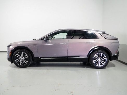 Used 2024 Cadillac Lyriq AWD Luxury image 9