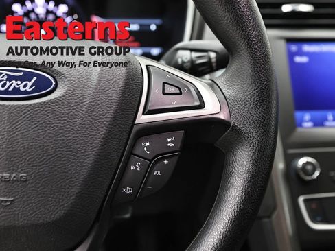 Used 2020 Ford Fusion SE FWD image 15