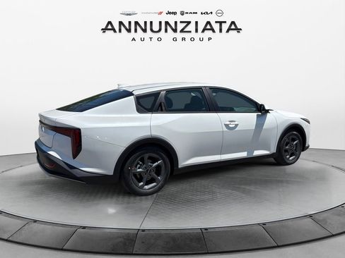 New 2025 Kia K4 LXS FWD image 5