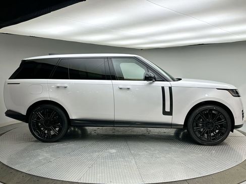 New 2026 Land Rover Range Rover Long Wheelbase SE image 14