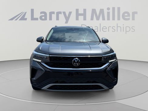 Used 2023 Volkswagen Taos SE AWD/4WD image 8