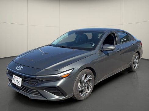 Used 2024 Hyundai Elantra Limited FWD image 3
