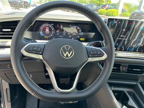 New 2026 Volkswagen Tiguan SE AWD/4WD image 15