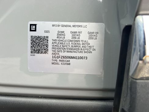 Used 2021 Chevrolet Bolt Premier w/ Infotainment Package image 27