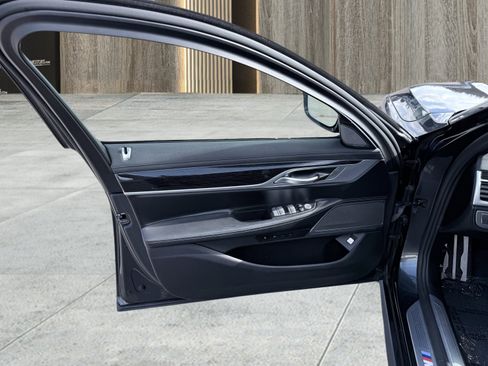 Used 2019 BMW 750i 750i w/ M Sport Package image 60