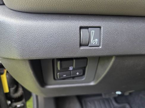 Used 2023 Chevrolet Colorado ZR2 w/ ZR2 Convenience Package III AWD/4WD image 12