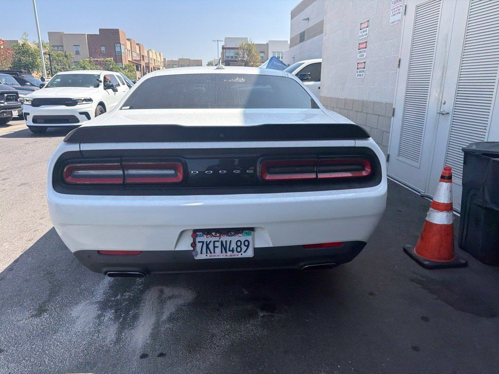 Used 2015 Dodge Challenger SXT Plus w/ Driver Convenience Group RWD image 4