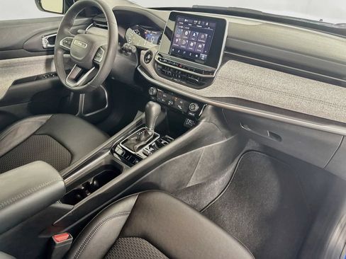Used 2025 Jeep Compass Latitude AWD/4WD image 34
