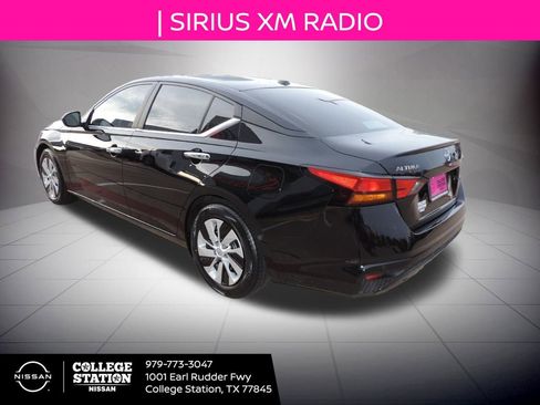 Used 2025 Nissan Altima 2.5 S image 6