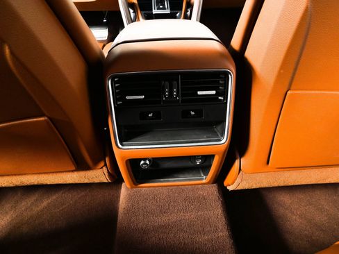 Certified 2022 Porsche Cayenne Turbo AWD/4WD image 22