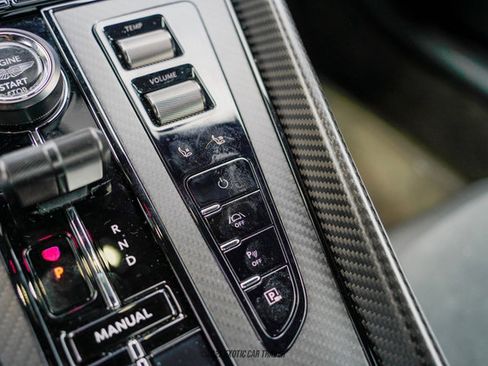 Used 2025 Aston Martin DB12 Coupe image 33