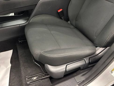 Used 2024 Nissan Rogue S FWD image 16