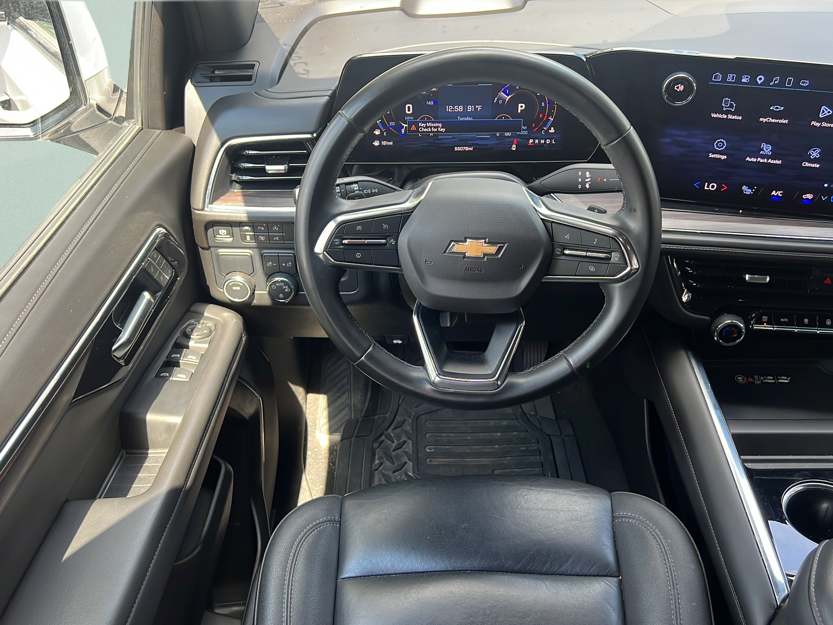 Used 2025 Chevrolet Tahoe LT RWD image 12