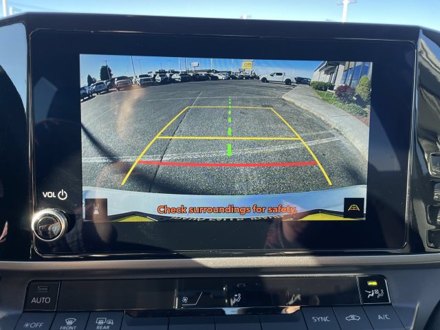 Used 2025 Toyota Camry LE AWD/4WD image 19