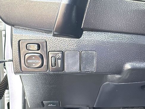 Used 2018 Toyota Corolla SE w/ Carpet Mat Package (TMS) image 12