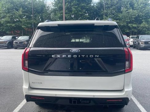 Used 2025 Ford Expedition Active RWD image 7