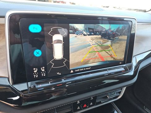 Used 2025 Volkswagen Atlas SE image 22