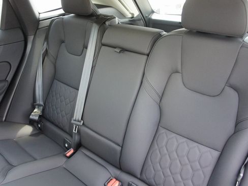 New 2026 Volvo XC60 B5 Plus w/ Protection Package Premier image 24