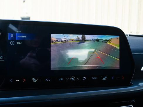 New 2026 Chevrolet Traverse LT image 32