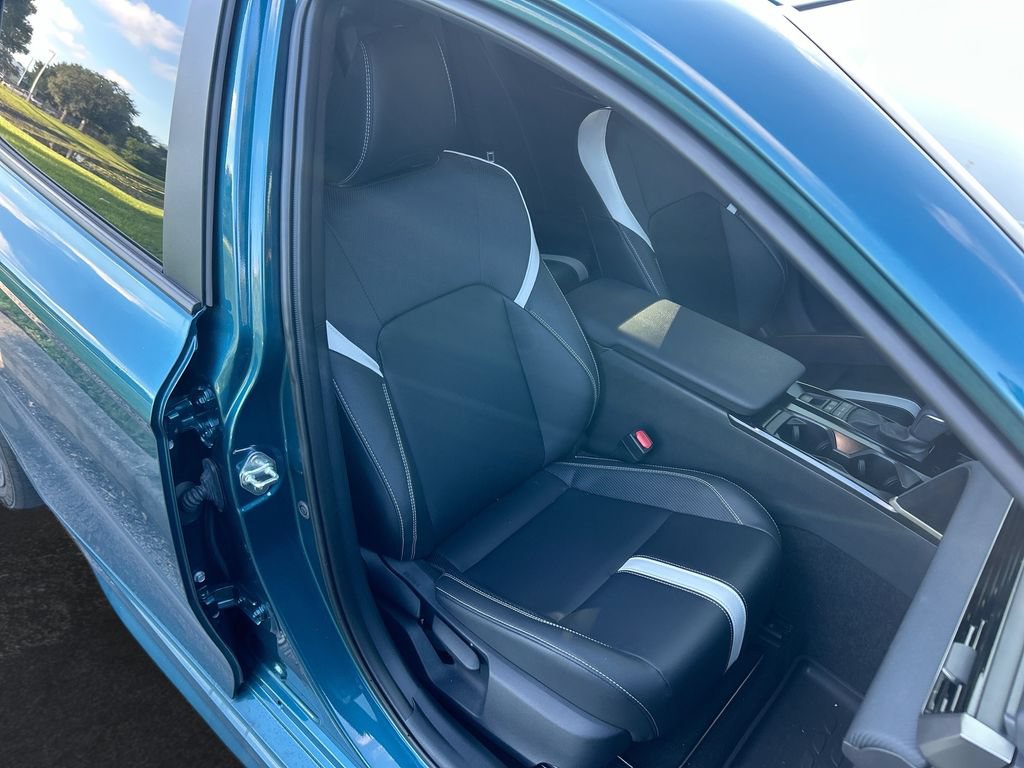 Certified 2025 Toyota Camry SE FWD image 32