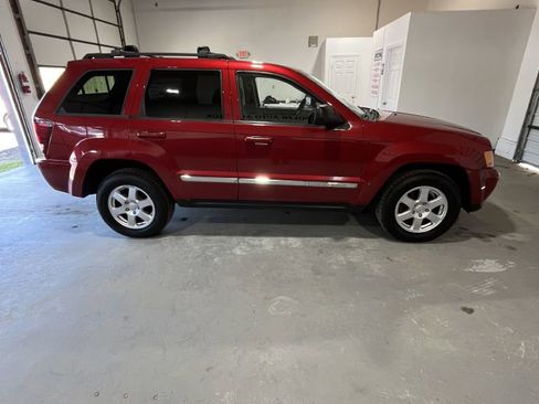 Used 2010 Jeep Grand Cherokee Laredo w/ Popular Equipment Group image 2