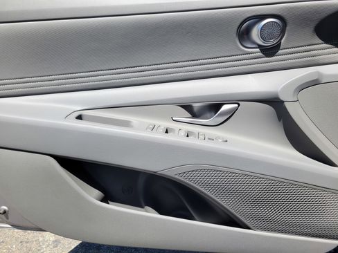 New 2025 Hyundai Elantra SEL image 16