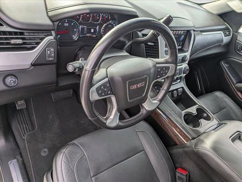Used 2019 GMC Yukon SLT w/ Premium Edition image 10
