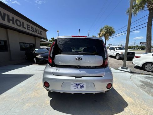 Used 2019 Kia Soul + FWD image 3
