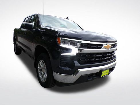 Used 2024 Chevrolet Silverado 1500 LT AWD/4WD image 9