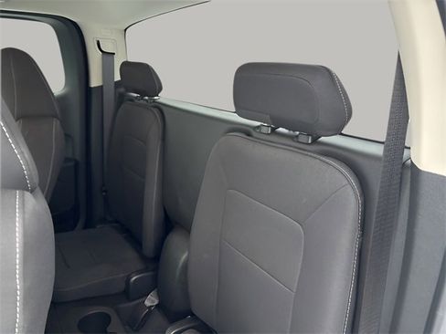 Used 2022 Chevrolet Colorado LT w/ Chrome Appearance Package image 7