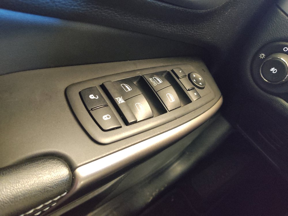 Used 2019 Jeep Cherokee Latitude w/ Popular Appearance Group AWD/4WD image 27