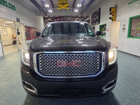 Used 2017 GMC Yukon Denali w/ Open Road Package image 3