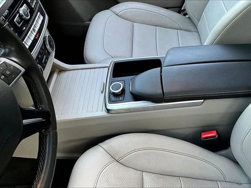 Used 2014 Mercedes-Benz ML 350 4MATIC w/ Premium 1 Package image 16