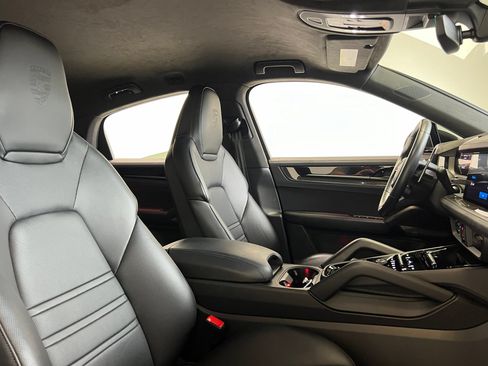 Used 2024 Porsche Cayenne Turbo GT AWD/4WD image 26