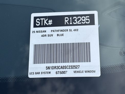 Used 2025 Nissan Pathfinder SL FWD image 31