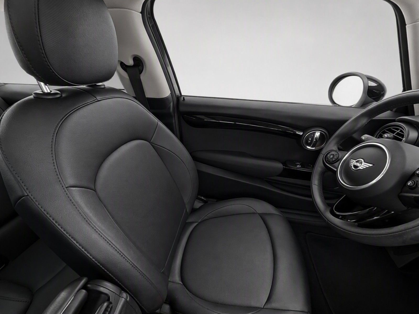 Used 2019 MINI Cooper 2-Door Hardtop w/ Storage Package FWD image 12