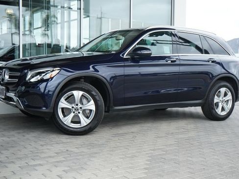 Used 2018 Mercedes-Benz GLC 300 4MATIC image 4