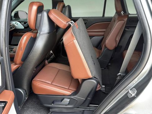 Used 2025 Lincoln Aviator Reserve w/ Equipment Group 201A image 28