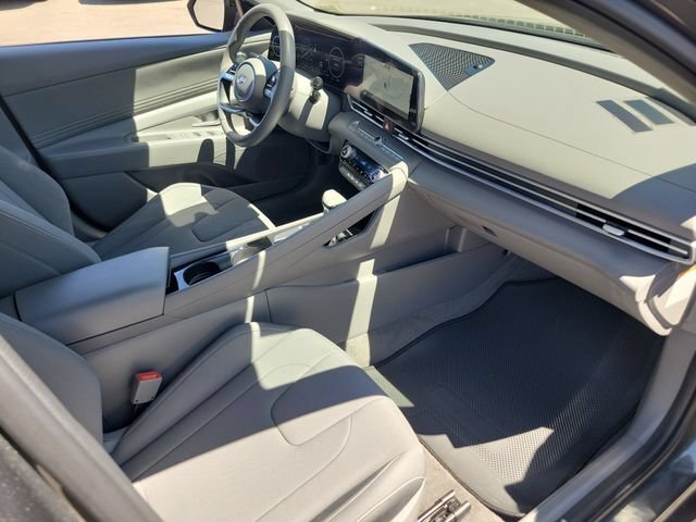 Certified 2025 Hyundai Elantra SEL FWD image 21
