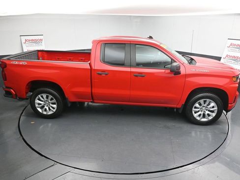 Used 2020 Chevrolet Silverado 1500 Custom w/ Custom Value Package image 31