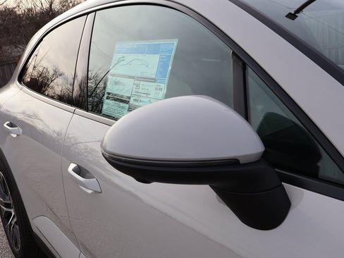 New 2026 Porsche Macan 4 Electric image 16